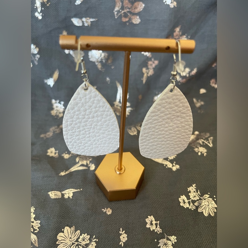 Elegant White Leather Teardrop Earrings